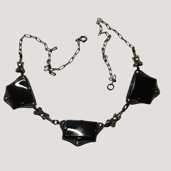 Antique Art Deco Black Glass Necklace Intricate Metalwork Floral Accents - Picture 4 of 13